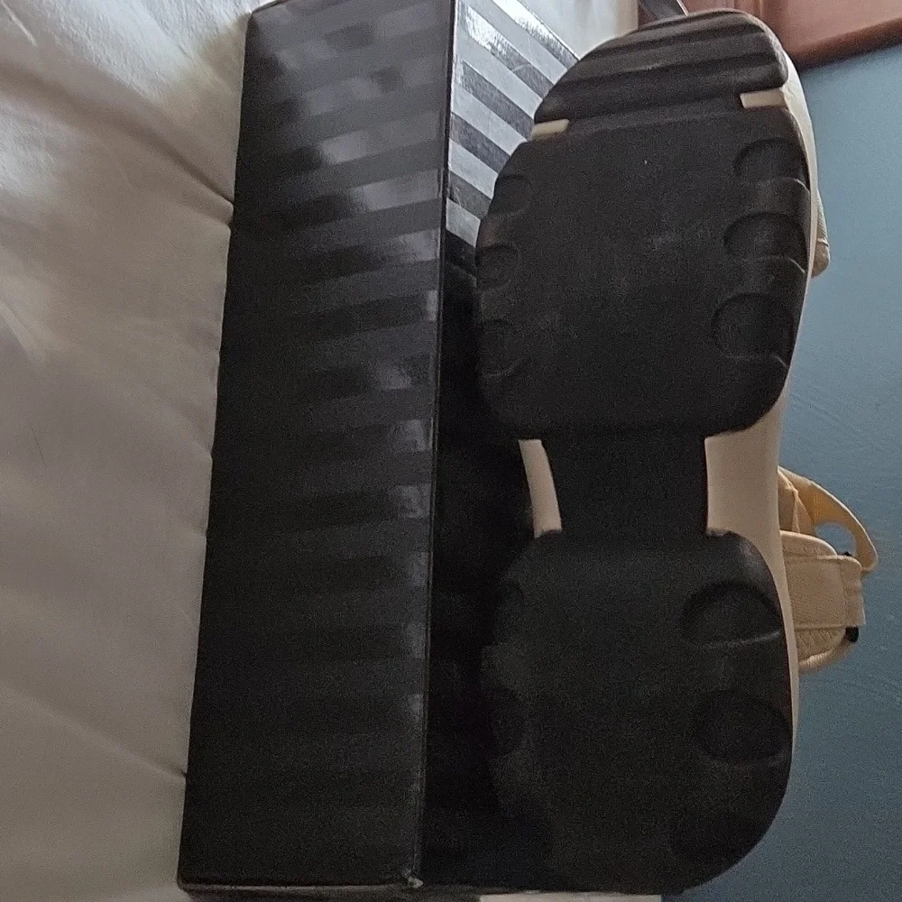 Zara Cream and Black Platform Sandals - Picture 3 of 5